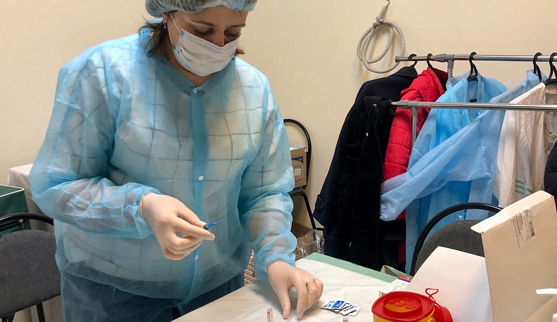 В Обнинске на две недели продлили работу мобильного пункта вакцинации в ТЦ «Обними»