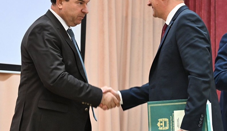 Владислав Шапша поздравил глав трех округов с избранием