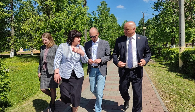 Лучшие практики благоустройства в Сухиничах оценили представители регионального общественного совета