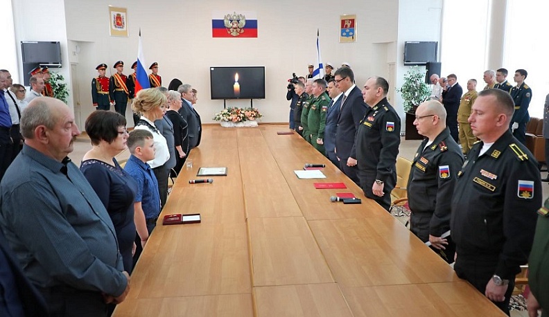 Во Владимирской области вручили звезду Героя России родным погибшего офицера-калужанина