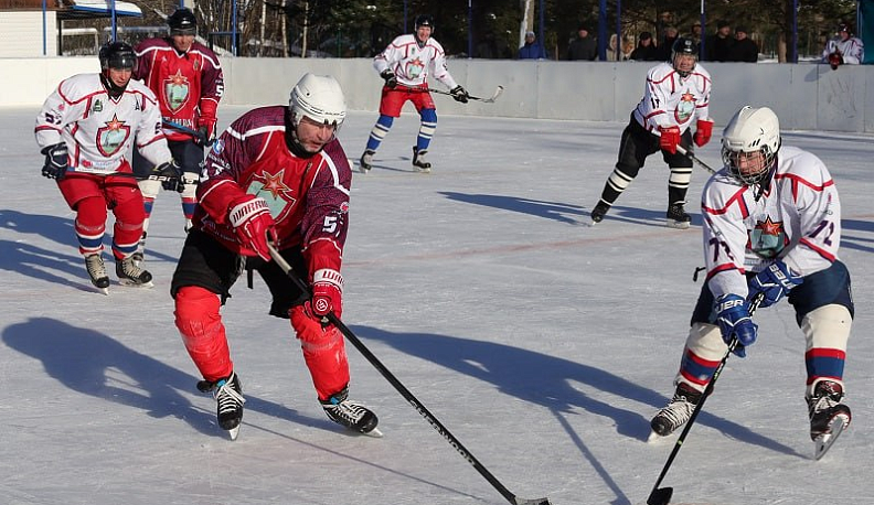 Хоккеисты Куйбышевского района сыграли матч памяти Юрия Рагулина