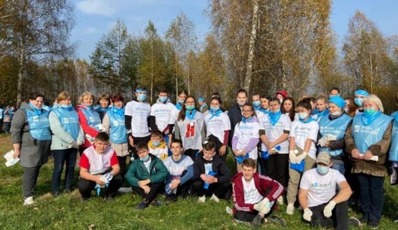 Берег Милятинского водохранилища в Калужской области очистили от мусора