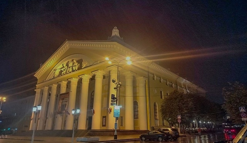 Ресторан быстрого питания уберут с Театральной площади в Калуге весной этого года