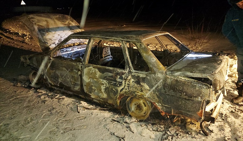 В Думиничском районе следователи выясняют личность сгоревшего в легковушке человека