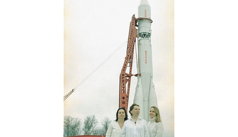 Сентябрь космический, сентябрь гитарный