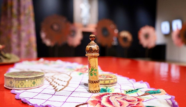 Новую выставку в калужском ИКЦ посвятили Дню матери