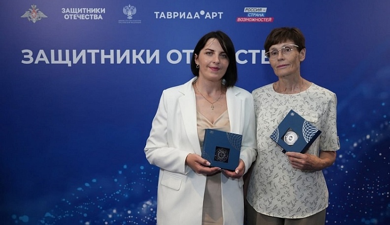 Геннадий Новосельцев выразил признательность калужанам-лауреатам премии «Страну меняют люди»