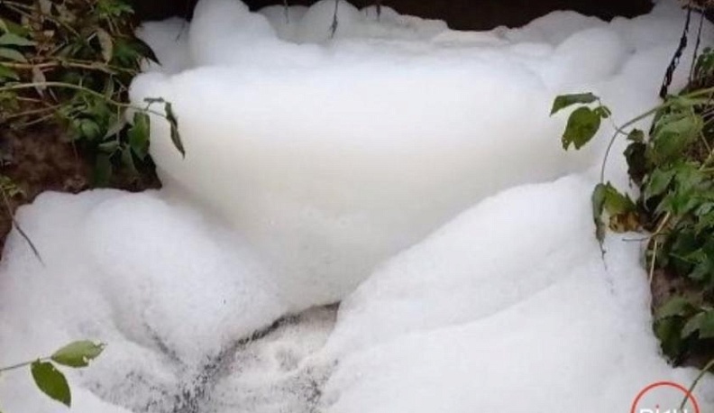 В реку Протву в Боровском районе сбросили мыльные отходы