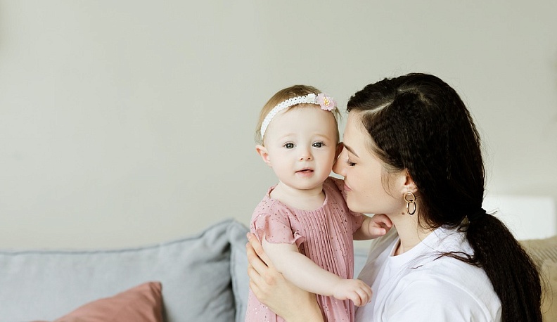 Время ухода за детьми автоматически учитывается маме при оформлении пенсии