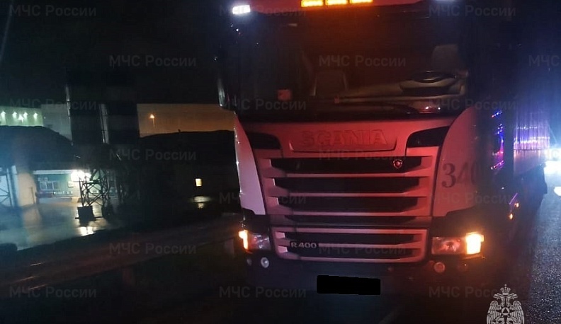 В Боровском районе легковушка столкнулась с фурой 