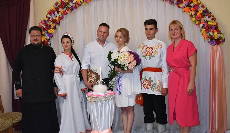 В Кирове в День семьи, любви и верности сочетались браком четыре пары