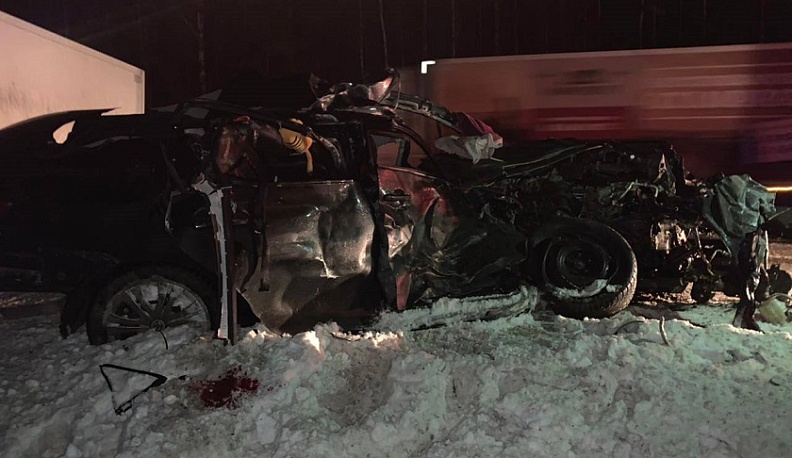 В Калужской области в аварии на встречке пострадали женщина и ребенок