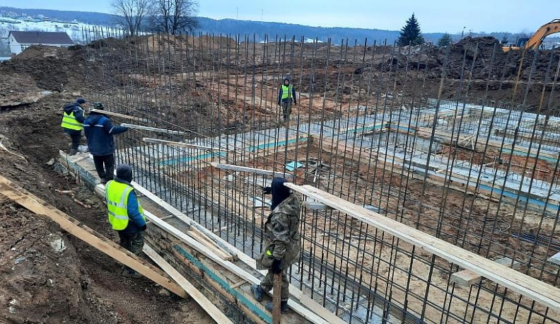 На прочном фундаменте