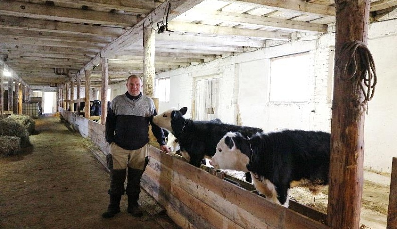 Задышали забытые пашни