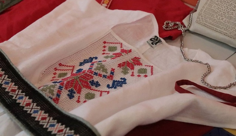 Генеральный директор Федерации креативных индустрий России Игорь Намаконов познакомился с символами Калужской области