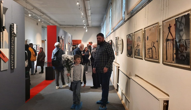 В Тарусе открылась выставка «Графика. Объекты»