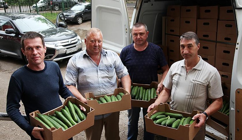 Людиновцы оказывают спонсорскую помощь малообеспеченным семьям, пожилым и одиноким людям, нуждающимся