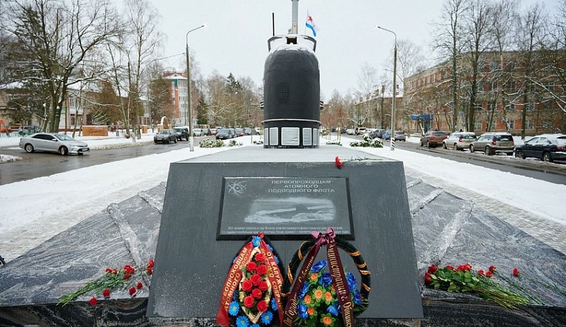 Губернатор поздравил моряков-подводников с их профессиональным праздником