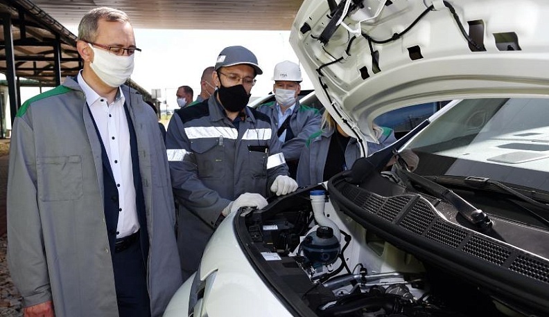 Владислав Шапша посетил завод «ПСМА Рус»