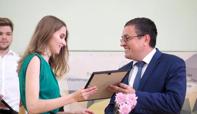 В Калуге поздравили выпускников губернаторских групп 