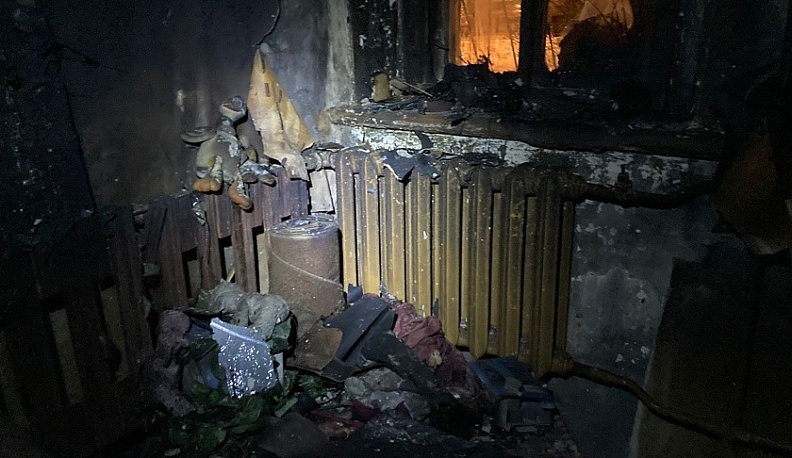 В пожаре дома на улице Набережной в Калуге погибли два человека