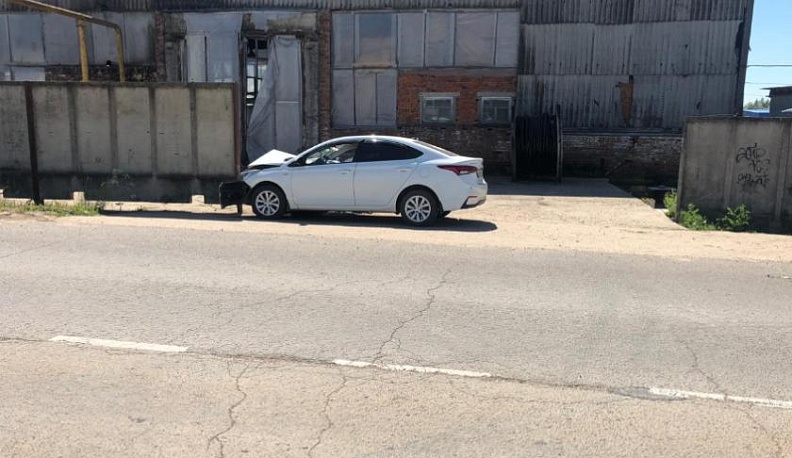 Hyundai протаранил бетонный забор: пострадал восьмилетний мальчик