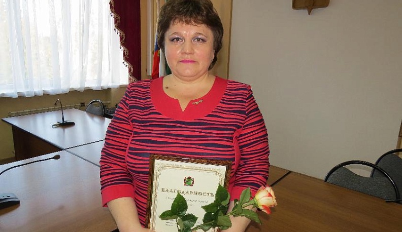 Начальник производства Кировского хлебокомбината награждена Почётной грамотой губернатора