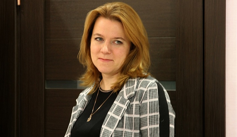 Ольга Коробова разъяснила порядок предоставления выплаты одиноким родителям с 1 июля