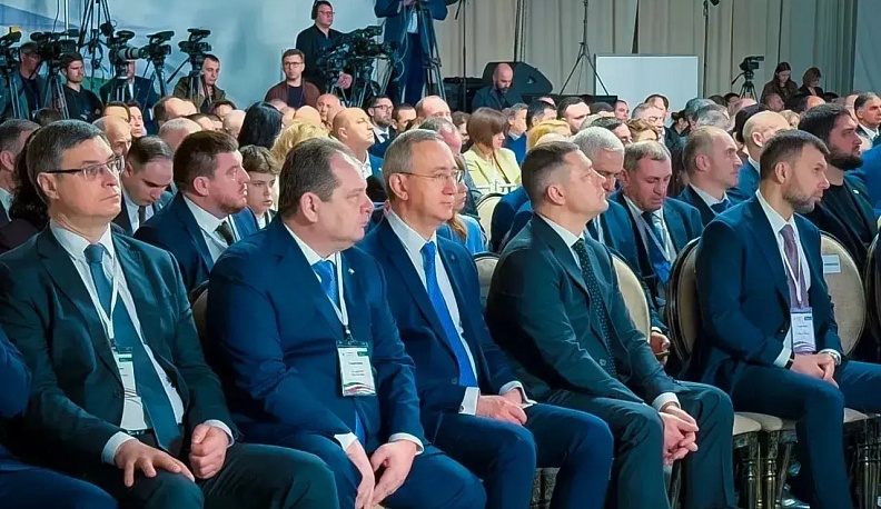 Владислав Шапша принял участие в Международном экономическом форуме в Абхазии