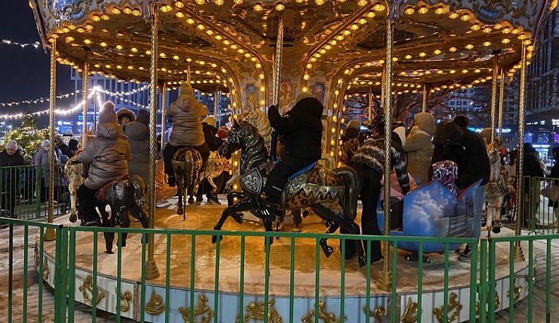 Главный зимний фестиваль «Дуб и Ёлка» в Обнинске собрал тысячи горожан