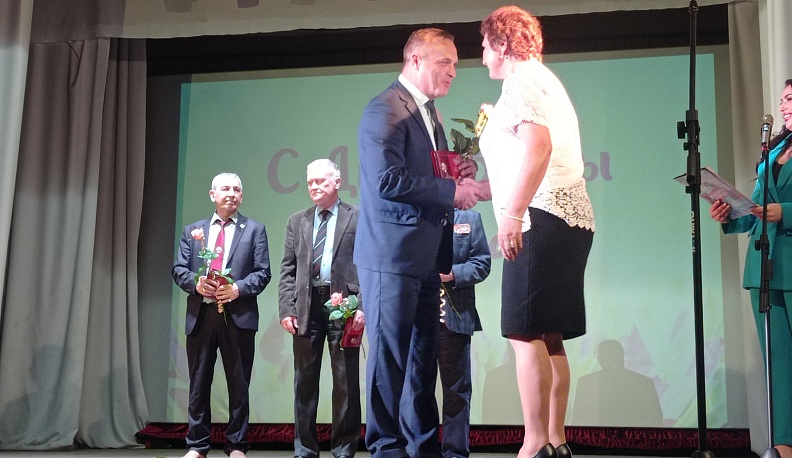 Больше сотни людиновцев получили награды за добросовестный труд