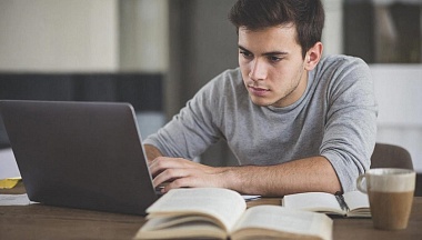 Двухнедельная готовность: «Ростелеком Лицей» снова поможет подготовиться к «Диктанту Победы»