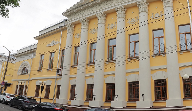 Эпохам вопреки