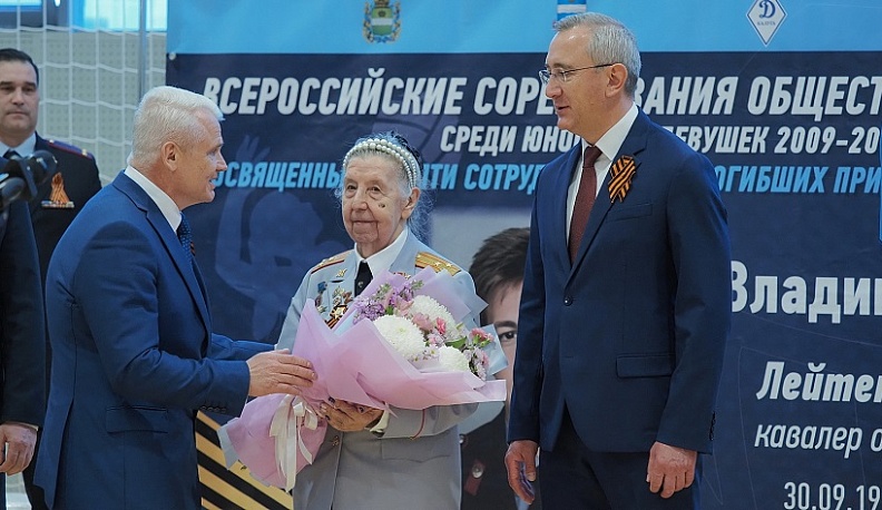 В Калуге открылись всероссийские юношеские соревнования по волейболу
