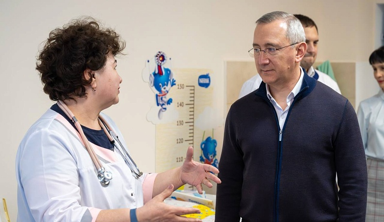 Владислав Шапша посетил обновленную детскую поликлинику Ферзиковского округа