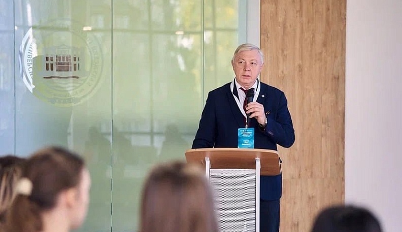 Калужские студенты-медики приняли участие во Всероссийской онкологической конференции