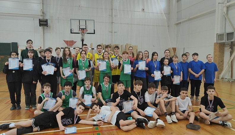 В Юхнове прошли соревнования по баскетболу