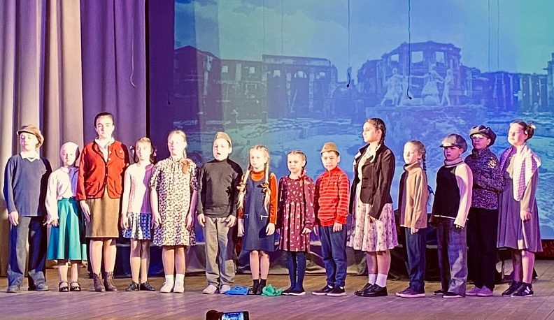 Юные театралы из Людинова рассказали о детях военной поры