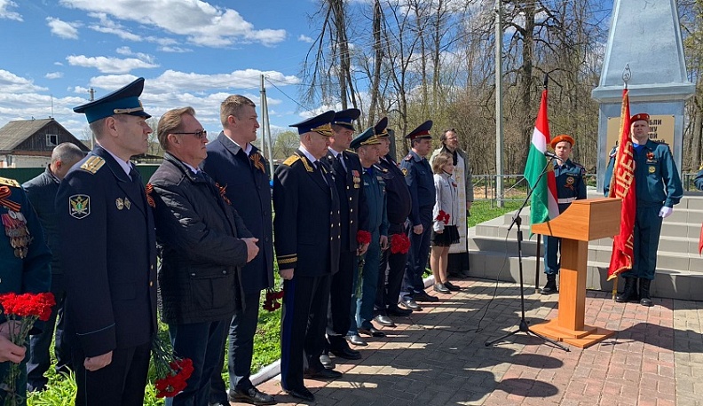 В Тарусском районе в преддверии 9 мая увековечили память героя Дмитрия Пучкина