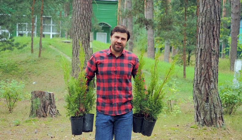 В калужском детском лагере «Белка» посадили «Аллею дружбы»