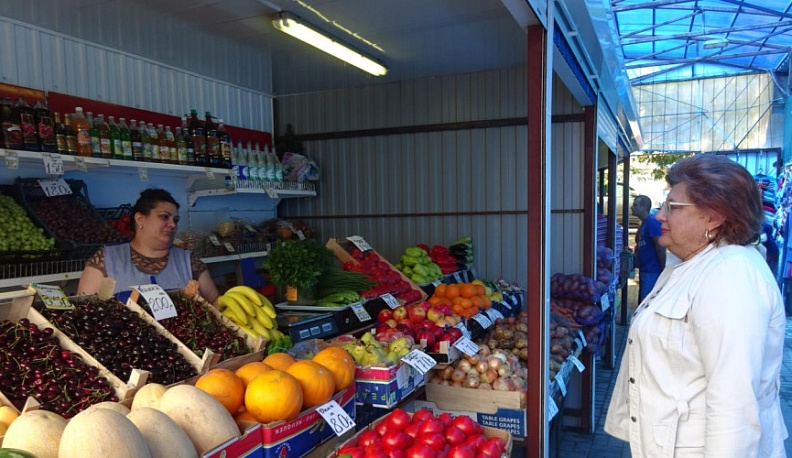 В магазинах Калуги подешевели помидоры и огурцы