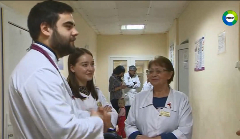 Федеральный канал рассказал о молодой семье калужских врачей