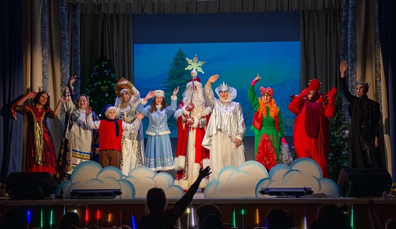 В Жиздре прошла елка для детей участников специальной военной операции