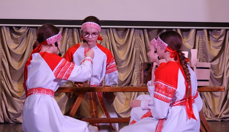 В Износках на фестивале национальных культур представили восемь народностей России