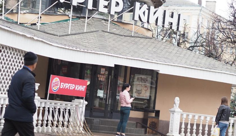 Останется ли бутербродная в Театральном сквере?