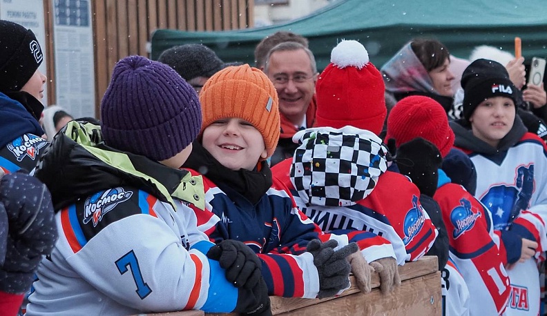 В Калуге открылся каток на Старом торге