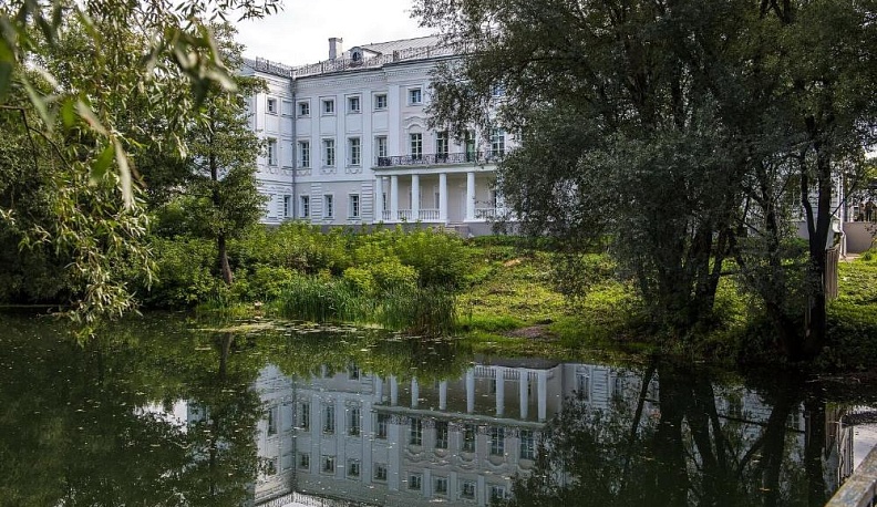 Пушкин подарил