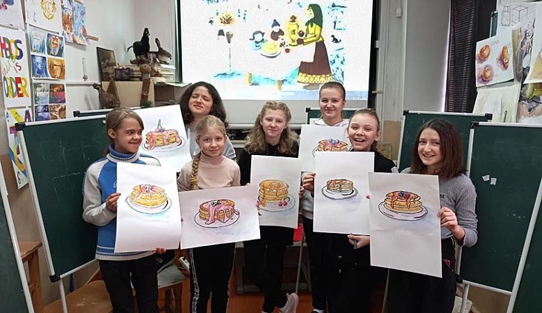 В Людинове Калужской области школьники нарисовали блины