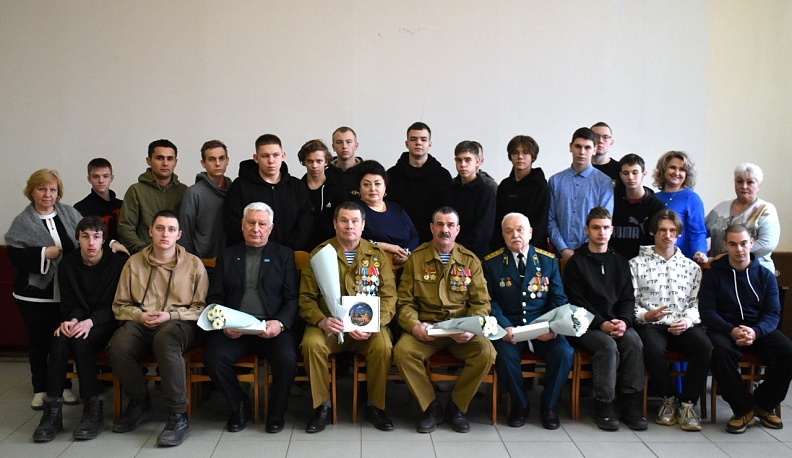 Кировские студенты встретились с ветеранами-афганцами