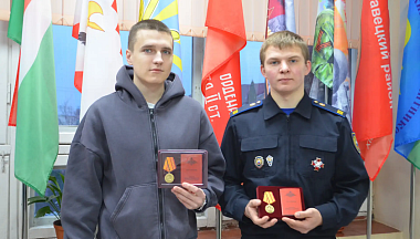 Жителям Малоярославца вручили медали за участие в военном параде 